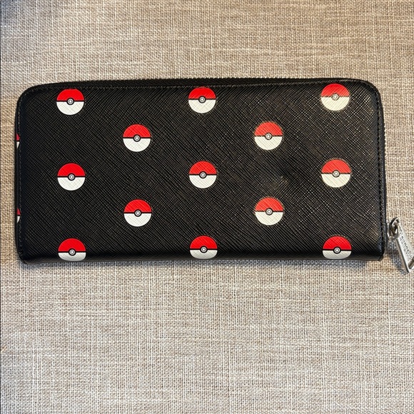 Loungefly Black Pokémon Pokéball Wallet - Picture 3 of 4